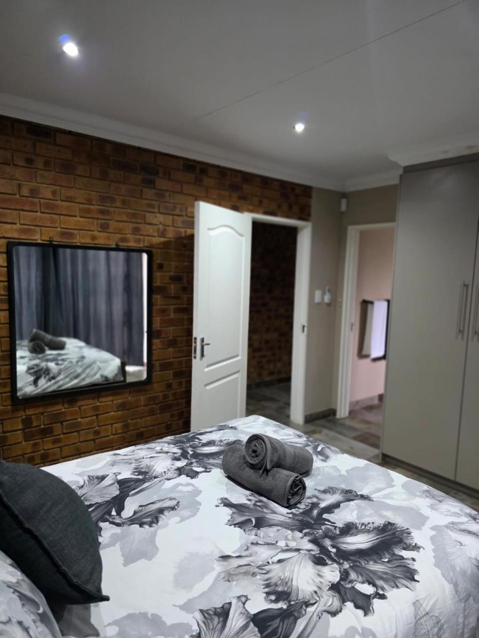 Rocky Mountain Holiday Home Hartbeespoort Exterior foto