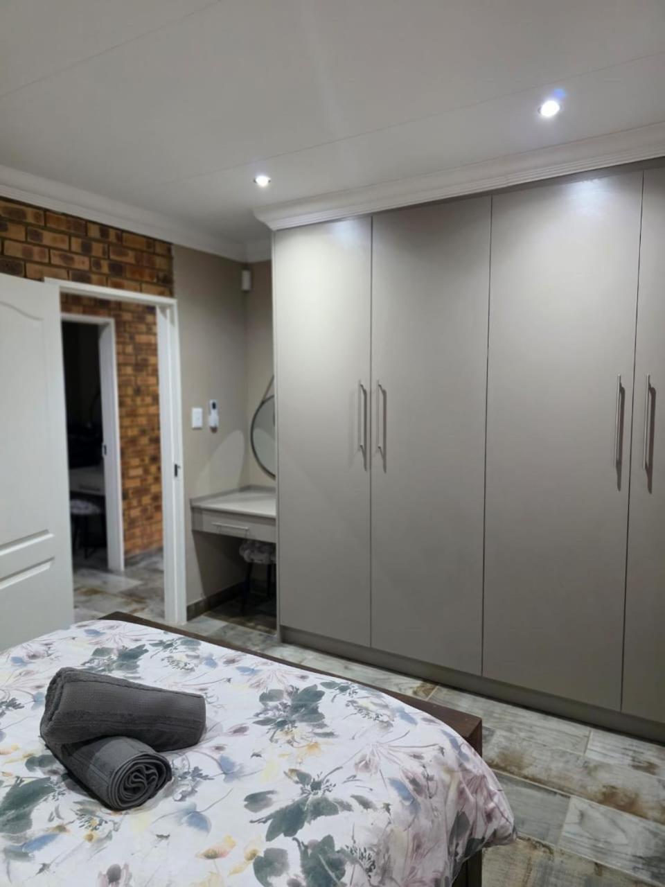 Rocky Mountain Holiday Home Hartbeespoort Exterior foto