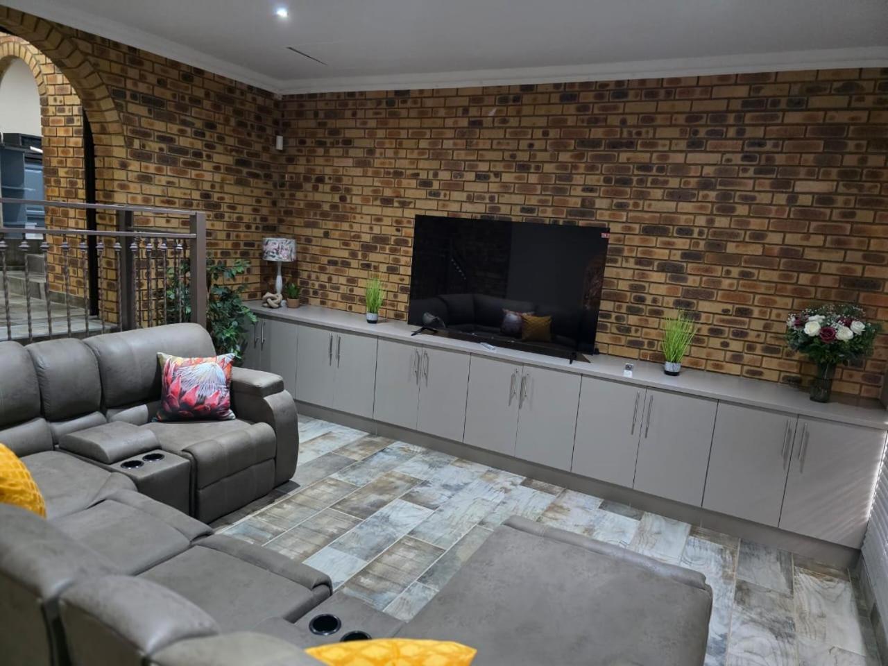 Rocky Mountain Holiday Home Hartbeespoort Exterior foto